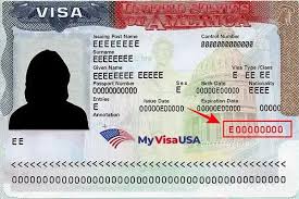 <strong>Números rojos en la parte inferior derecha de la visa. Imagen: Guía en USA</strong>   