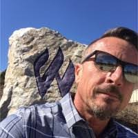 Chris Cavitt's Instagram, Twitter & Facebook