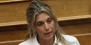 Το ιστορικό στέλεχος της νέας δημοκρατίας, μαριέττα γιαννάκου ξαναμπήκε σήμερα (13/06/2016) στη μονάδα εντατικής θεραπείας, μία μόλις ημέρα μετά την προσπάθεια που έκαναν οι γιατροί να. Marietta Giannakoy Apo To Iefimerida Gr