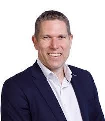 David Munton's Instagram, Twitter & Facebook