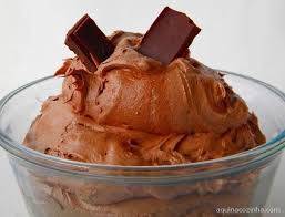 Calda De Chocolate Para Bolo Com Creme De Leite Trufa Batida Para Recheio E Cobertura De Bolo Receita De Trufa Receitas Recheio Para Bolo