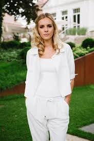 Hosenanzug Hochzeit Lassiger Zweiteiler Hose Und Corsage Hosenanzug Hochzeit Hochzeitsoutfit Brautjacke