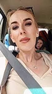 Marianne Courey's Instagram, Twitter & Facebook