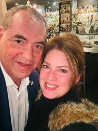 Cindy Peach's Instagram, Twitter & Facebook