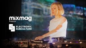 Étagère murale en métal noir. Paris Je T Aime Paris France Tourist Information Center Community Facebook