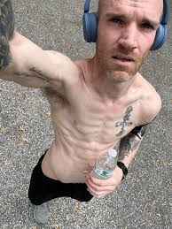 Running app that stops tracking at a set distance?