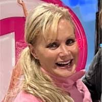 Karen Mchugh's Instagram, Twitter & Facebook