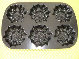 Pin On Cake Cookie And Jello Molds