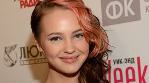 Оксана акиньшина, никита и михаил ефремовы, юлия хлынина, павел табаков, евгения добровольская, александр робак, светлана камынина, алексей макаров, тимофей трибунцев, александра урсуляк, сергей чонишвили, олег васильков, виктория толстоганова. Yuliya Hlynina Smotrim