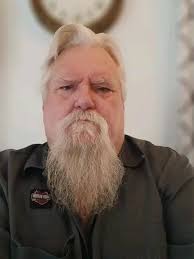 Hi I am a famous old man in USA 🇺🇸 I am looking for a woman to date  with👰 💯