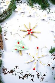 Weihnachtsschmuck Aus Strohhalmen Basteln Und Ein Zauberhaftes Weihnachts Bastelbuch Mama Kreativ Basteln Mit Kindern Weihnachten Basteln Weihnachtsbasteln