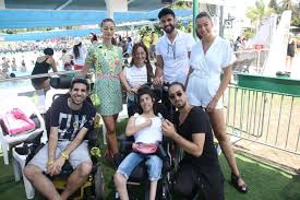 הבת שלי עולה לכיתה יא, והיא לא תהיה בת 16 גם אז. ×¢×××¨ ××¦××× × ×©××