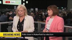 "It really is a two-horse race.", Sky's Jon Craig analyses where Labour and  Reform UK stand in Makerfield, as polls close in tonight's by-election.,  Read the latest on our live blog 🔗 ...