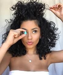 25 long curly hairstyles that are, like, shockingly easy. Pin Von Stephanie Gomez Auf Hair Inspiration Naturlocken Frisuren Lockige Haare Naturlich Lockig