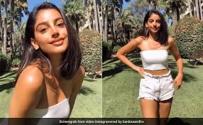 Born in united kingdom, sandhu began her career as a model in united kingdom. 20 Mosquito Bites And Sunburn Later Banita Sandhu Managed To Create This Styling Video
