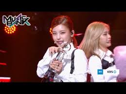 The star is reportedly speculated to be dating fans online. Watch Itzy Takes 4th Win For In The Morning On Music Bank Performances By Nct Dream Oh My Girl And More Gossipchimp Trending K Drama Tv Gaming News