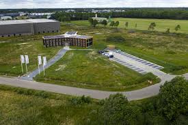 «biosintrum oosterwolde in opbouw en reeds leerzaam voor studenten #timber #structural…» Biosintrum Oosterwolde Holland Vlaggen