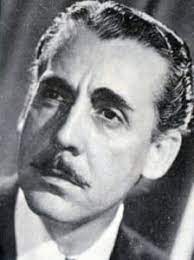 JULIAN SOLER. Actor, director y escritor de teatro y cine. Integrante de la  prestigiada dinastía Soler, su nombre verdadero era Julián Díaz Pavía.  Nació el 17 de febrero de 1910 en Jiménez,