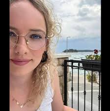 Pozdrav :) Molim Vas slike ako netko ima kuhinju u kombinaciji kašmir sivi  U702 PM/ST9 i radna ploča i zidna obloga iveral crystal mramor F800 ST9.  Plan je da gornji elementi budu