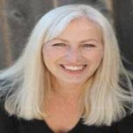 Sandra Kasper's Instagram, Twitter & Facebook