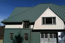 House Colors That Go With Green Roofs