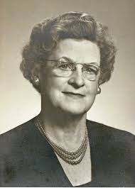 Lesley Truax's Instagram, Twitter & Facebook