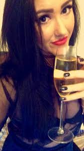 Jasmine Overton (@Jazoverton)