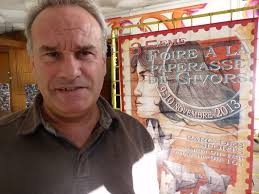 Givors. Foire à la paperasse : 130 exposants et peut-être la perle rare