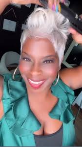 "𝐹𝑎𝑙𝑙 𝑖𝑛 𝑙𝑜𝑣𝑒 𝑤𝑖𝑡ℎ 𝑦𝑜𝑢𝑟 𝑛𝑎𝑡𝑢𝑟𝑎𝑙 𝑝𝑙𝑎𝑡𝑖𝑛𝑢𝑚  ℎ𝑎𝑖𝑟!", ~𝑁𝑖𝑘𝑘𝑖 𝑅𝑜𝑐𝑞𝑢𝑒𝑚𝑜𝑟𝑒, #kennycolesalon #her  #naturalplatinum #exploremore #grayhairmovement #silverhair  #naturalgrayhair #love #silverfox #embrace ...