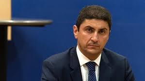 Με επιστολή της στον υφυπουργό αθλητισμού, λευτέρη αυγενάκη, η εοκ αναφέρεται σε αντίστοιχες επιστολές της fiba που μιλούν για το αυτοδιοίκητο της ελληνικής ομοσπονδίας καλαθοσφαίρισης, αλλά και στο άρθρο 5 της ολυμπιακής χάρτας για το αυτοδιοίκητο των αθλητικών. O Leyterhs Aygenakhs Gia Thn Pagkosmia Hmera Atomwn Me Anaphria Enothtes Koinwnia Real Gr