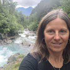 Bobbie Willmore's Instagram, Twitter & Facebook