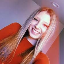 Samantha Reeder's Instagram, Twitter & Facebook