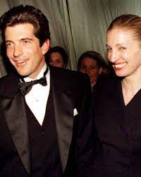 Princess caroline of monaco asking her mother, princess grace, why caroline kennedy lived in a white house while they were on a trip to washington dc in 1961. John Carolyn Kennedy Ihr Letztes Geheimnis Gala De