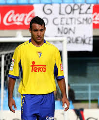 Gustavo adrián pablo lópez (valentín alsina, lanús, buenos aires, 13 de abril de 1973) es un exfutbolista argentino nacionalizado español. Footters Cuando Gustavo Lopez Peloteaba En El Cadiz C F Facebook
