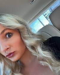 Ashley Willhite's Instagram, Twitter & Facebook