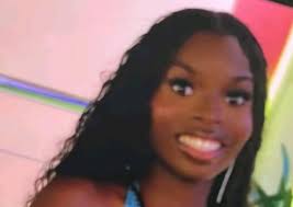 Huda: Me and Jeremiah are the strongest couple in here. Everyone: