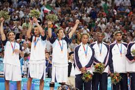 Recuerdo oro básquet atenas 2004. La Generacion Dorada Cuando Las Estrellas De Baloncesto De Argentina Conquistaron Al Mundo