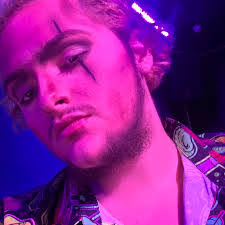 Mallory Teague's Instagram, Twitter & Facebook