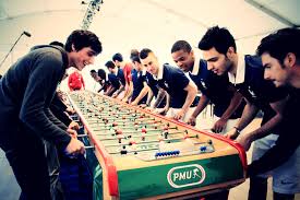 Sébastien chardonnet, stéphane consani, stéphane lefebvre et jérémie serieys. Video L Equipe De France Affronte 11 Fans Dans Une Partie De Baby Foot Geant Pmu