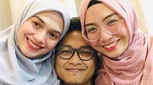 Viral terkini malaysia viral satu rakaman vedio dashcam mangsa di kejar di samun di raba(cabul. Kisah Viral Ibu Hamil Di Malaysia Carikan Istri Kedua Untuk Suaminya Global Liputan6 Com
