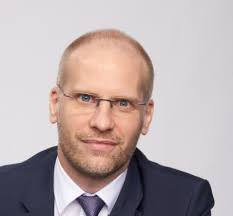 Mag. Robert HAUPT, LL.M.