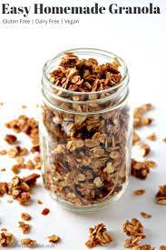 Easy Homemade Granola This Gluten Free And Vegan Homemade Granola Recipe Is So Easy To Mak Easy Homemade Granola Gluten Free Granola Delicious Snacks Recipes