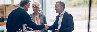 Business description, credit ratings, deposit guarantee scheme, financial positions, market share, contacts, bank identifiers, similar banks. Ubersicht Ansprechpartner Raiffeisen Volksbank Wemding