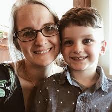 Betsy Kelley's Instagram, Twitter & Facebook