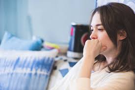 公視粉絲團- 。滾石愛情故事。EP02 #終結孤單／ 我從來不知道，對一個人好會是被分手的原因。 ／ 朱家玲。 張榕容Sandrine Pinna  飾30歲廣告公司小主管。個性好強、情緒總是強忍著，並堅信自己可以打敗任何困難，這些或許是家庭教育養成的。 一個人租屋住在台北。收入不錯 ...