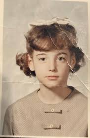 Anyone able to erase the crease in the top left at all ?? Please & thank  you ❤️