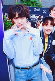 180520 Billboard Music Awards Red Carpet Bts Suga Min Yoongi Gang Signs Yoongi