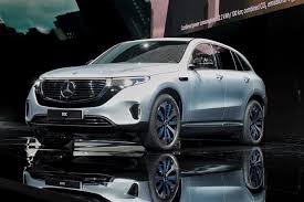 Mercedes Eqc Un Premier Pas Dans Le Monde De L Electrique Photos Mercedes Voiture Electrique Electrique