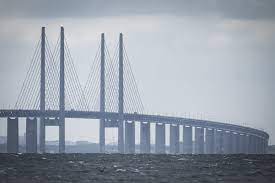 ^ stormen lukker øresundsbroen storm closes the øresund bridge. Svenskerne Foreslar Tre Nye Veje Over Oresund Sofart