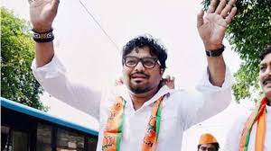 Union minister babul supriyo, who is trying his luck from the tollygunge assembly seat, feels chief minister mamata banerjee should be barred from campaigning for making vitriolic and communal. Union Minister Babul Supriyo Booked By Kolkata Police For Sharing Fake Picture On Twitter